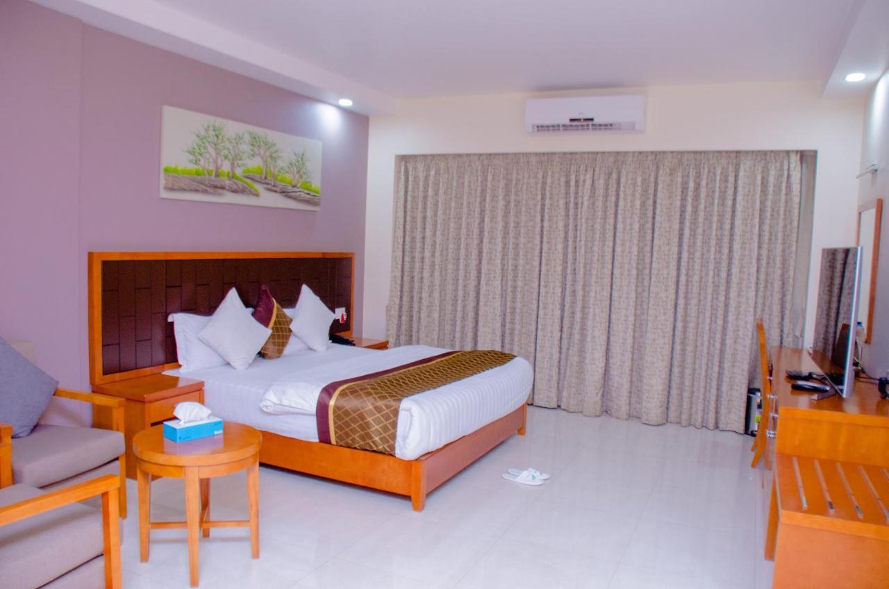 Hotel Platinum Kinshasa Buitenkant foto