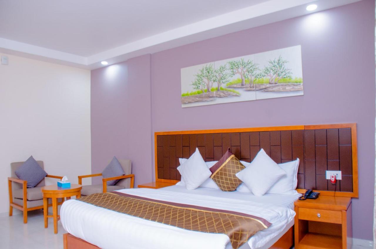 Hotel Platinum Kinshasa Buitenkant foto