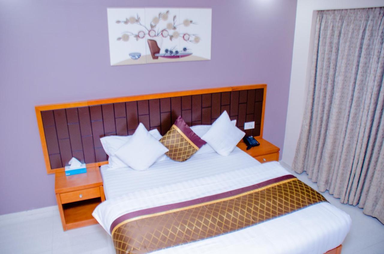 Hotel Platinum Kinshasa Buitenkant foto