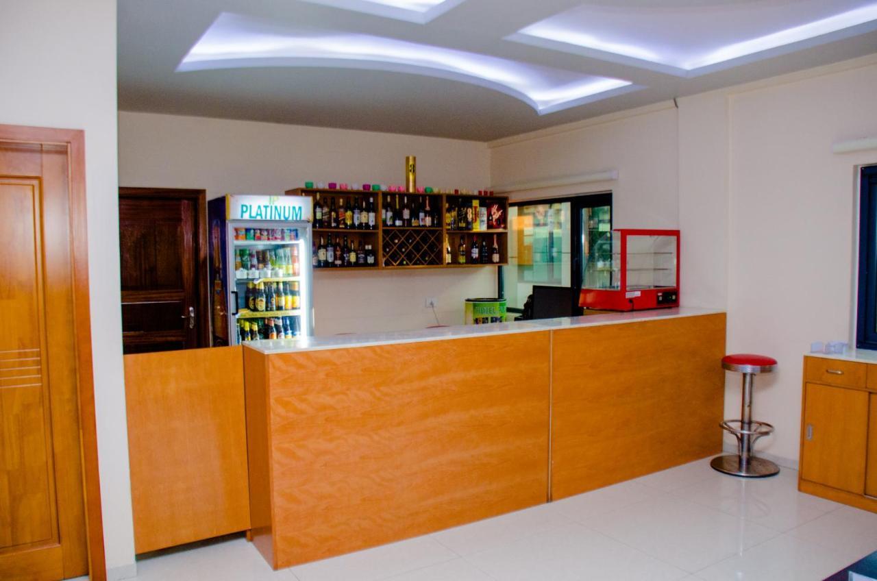 Hotel Platinum Kinshasa Buitenkant foto