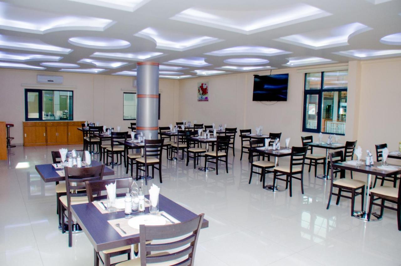 Hotel Platinum Kinshasa Buitenkant foto
