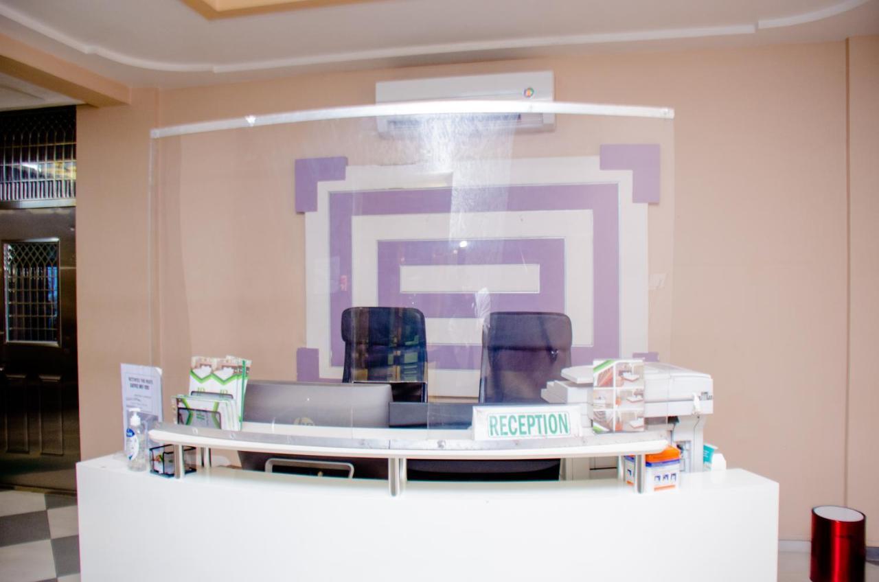 Hotel Platinum Kinshasa Buitenkant foto