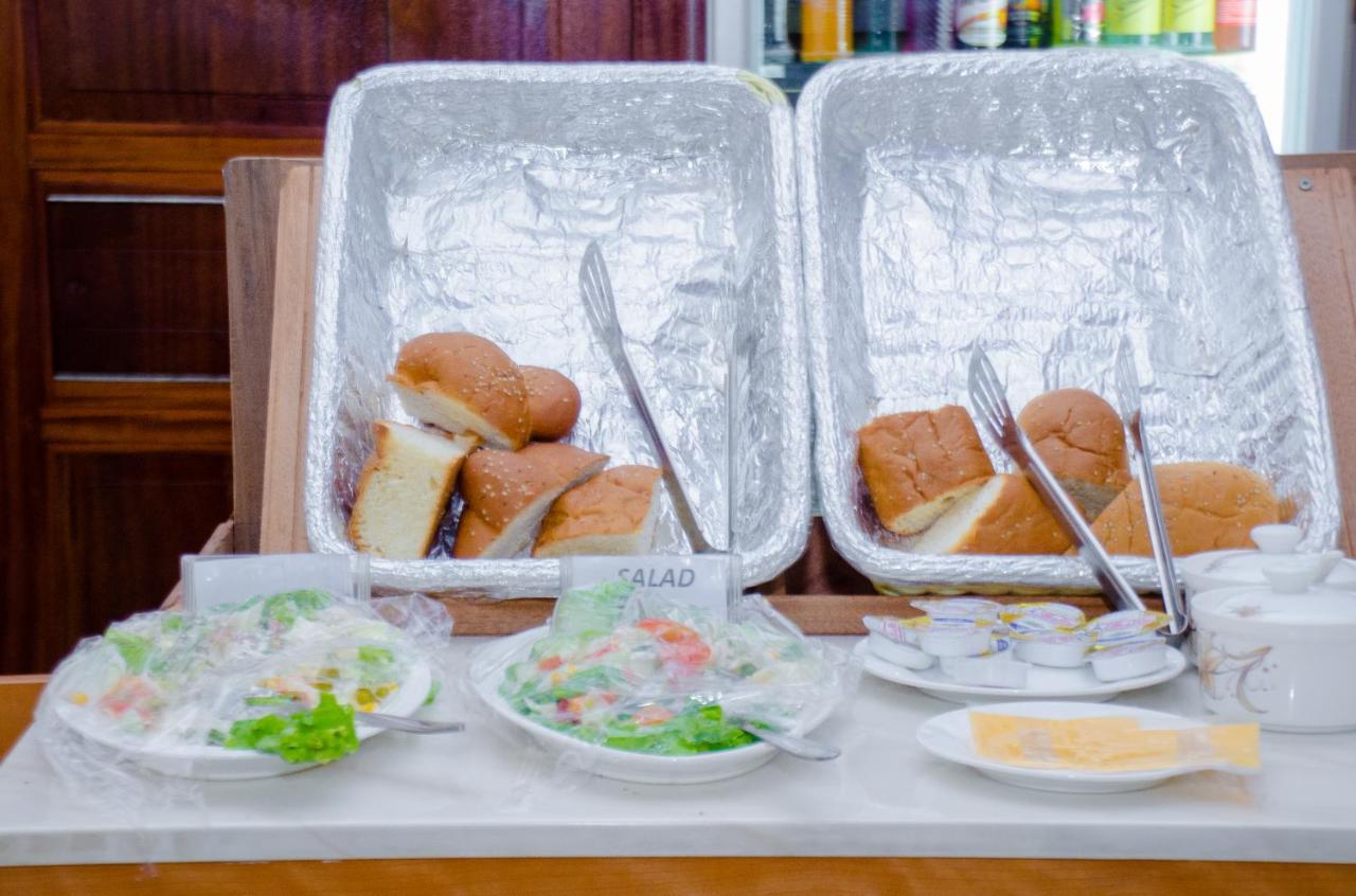 Hotel Platinum Kinshasa Buitenkant foto