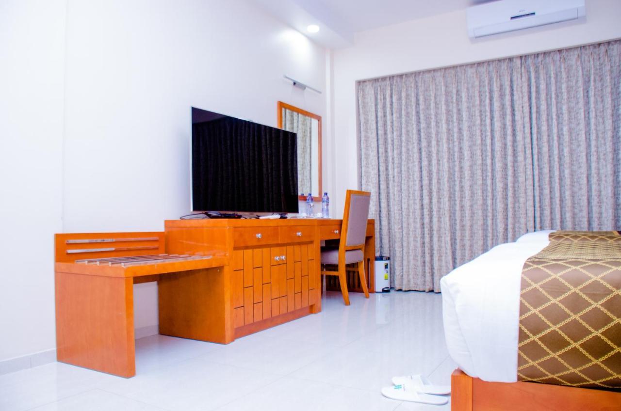 Hotel Platinum Kinshasa Buitenkant foto