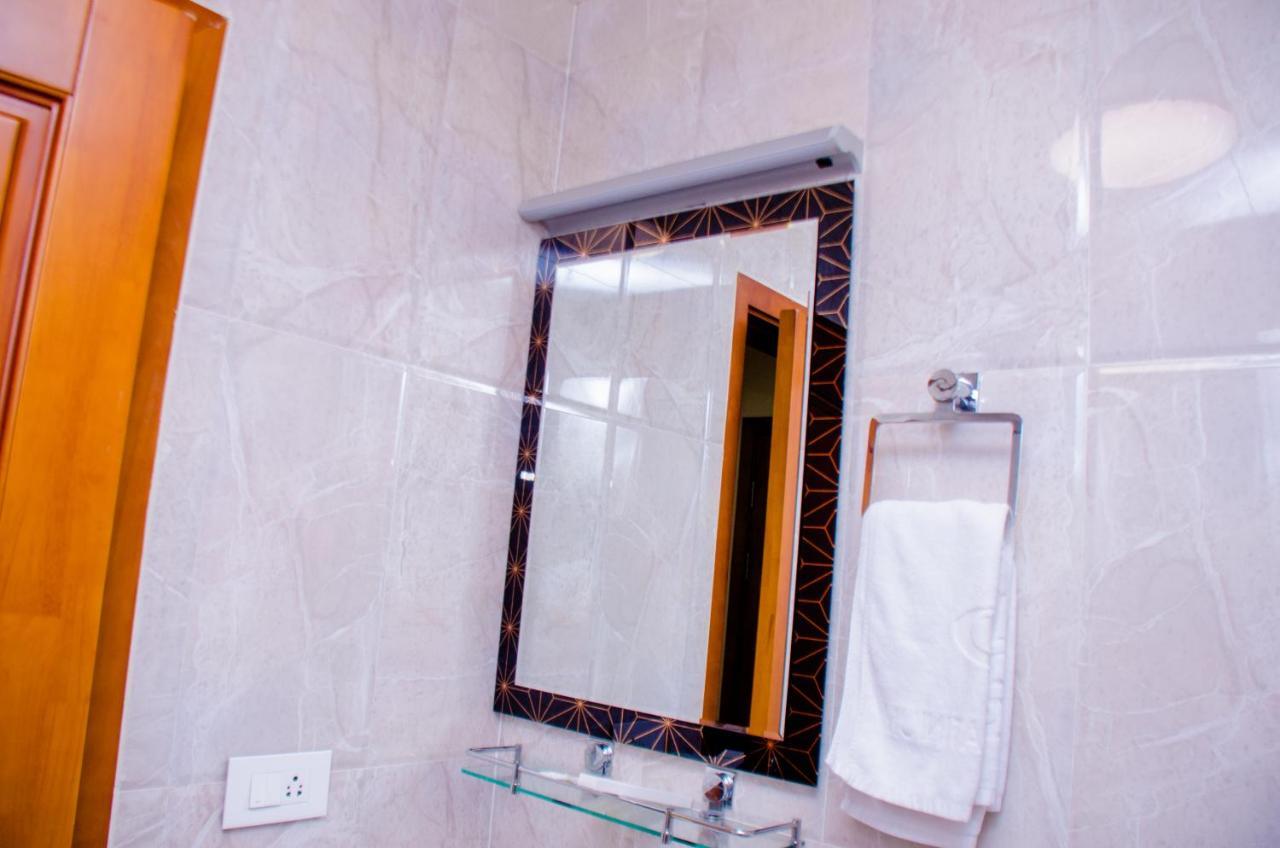 Hotel Platinum Kinshasa Buitenkant foto