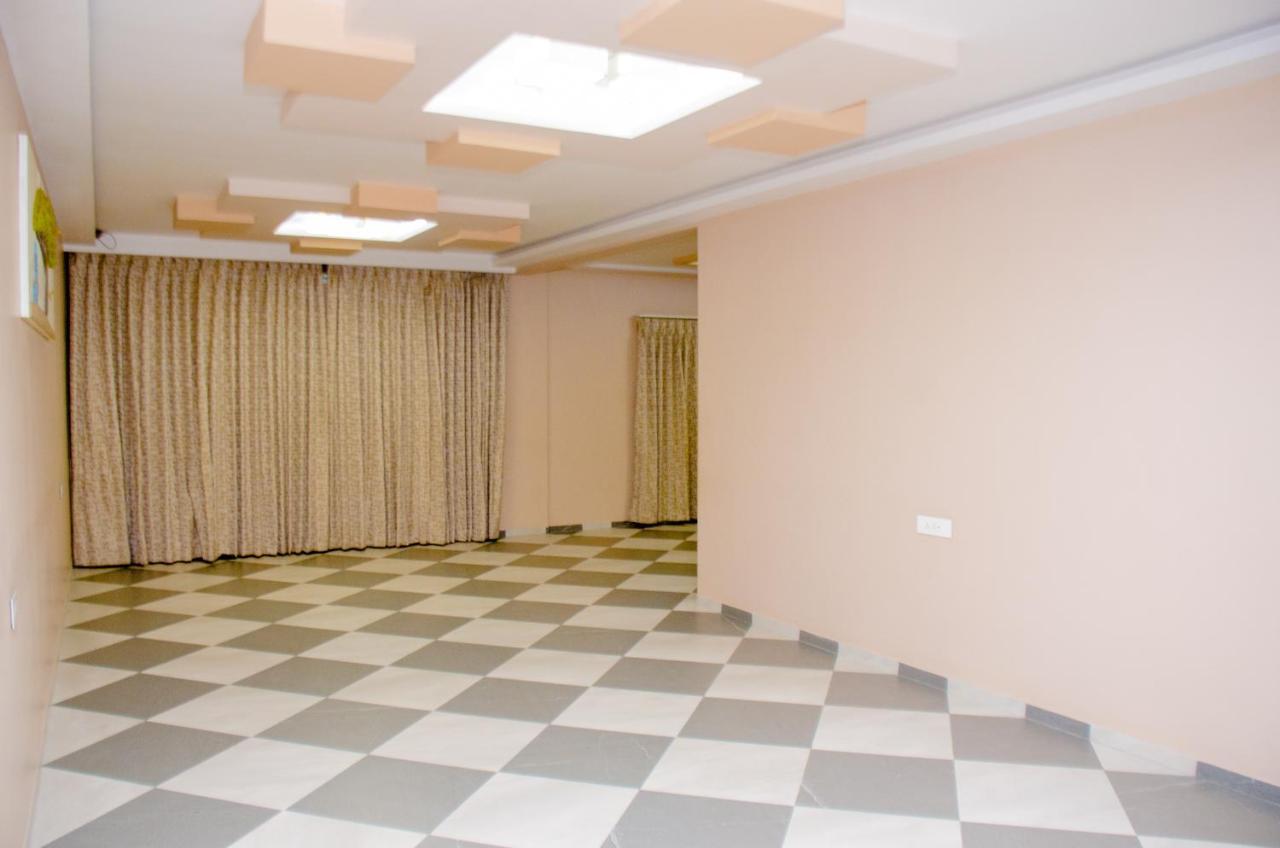 Hotel Platinum Kinshasa Buitenkant foto