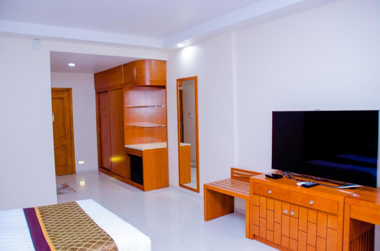 Hotel Platinum Kinshasa Buitenkant foto