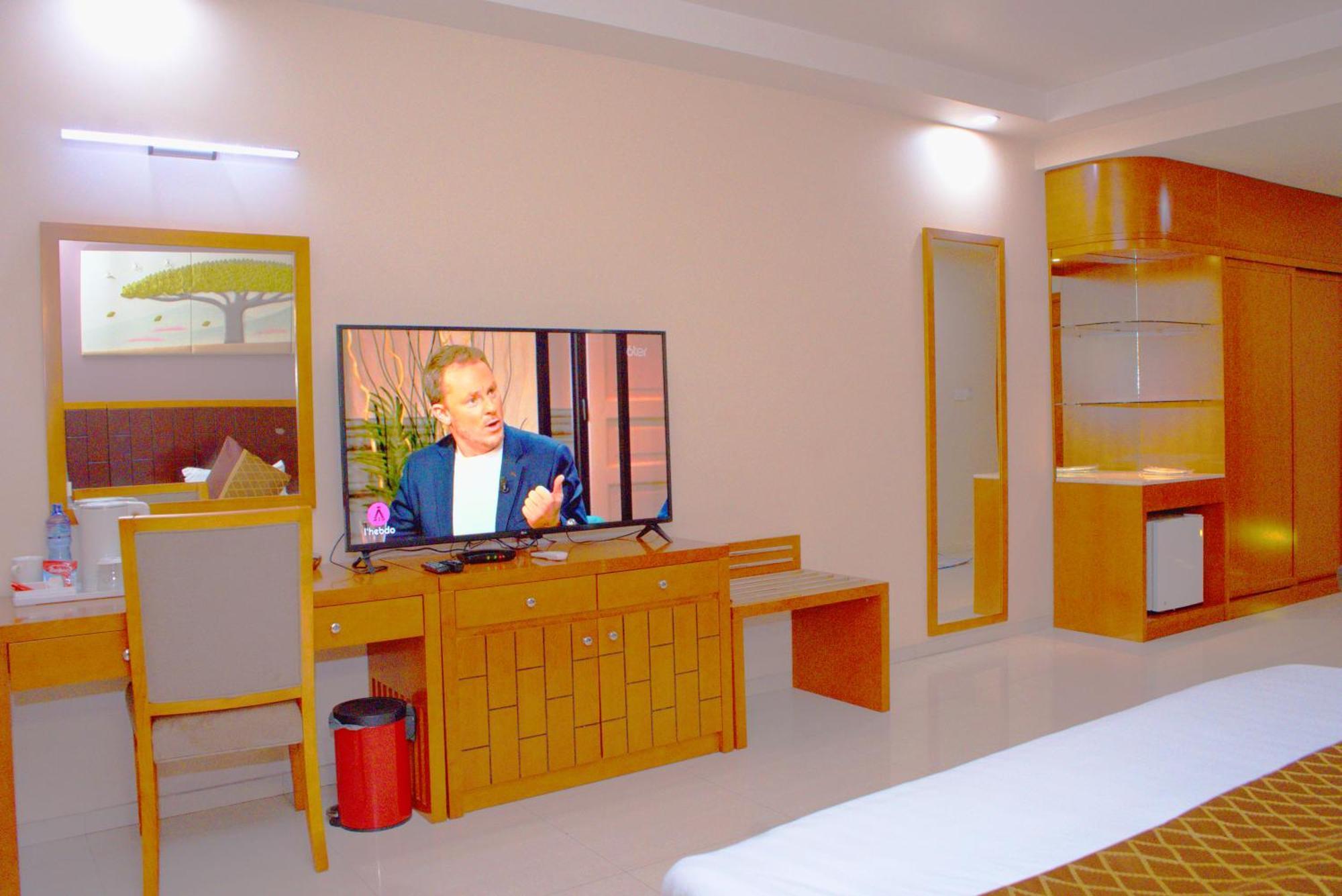 Hotel Platinum Kinshasa Buitenkant foto